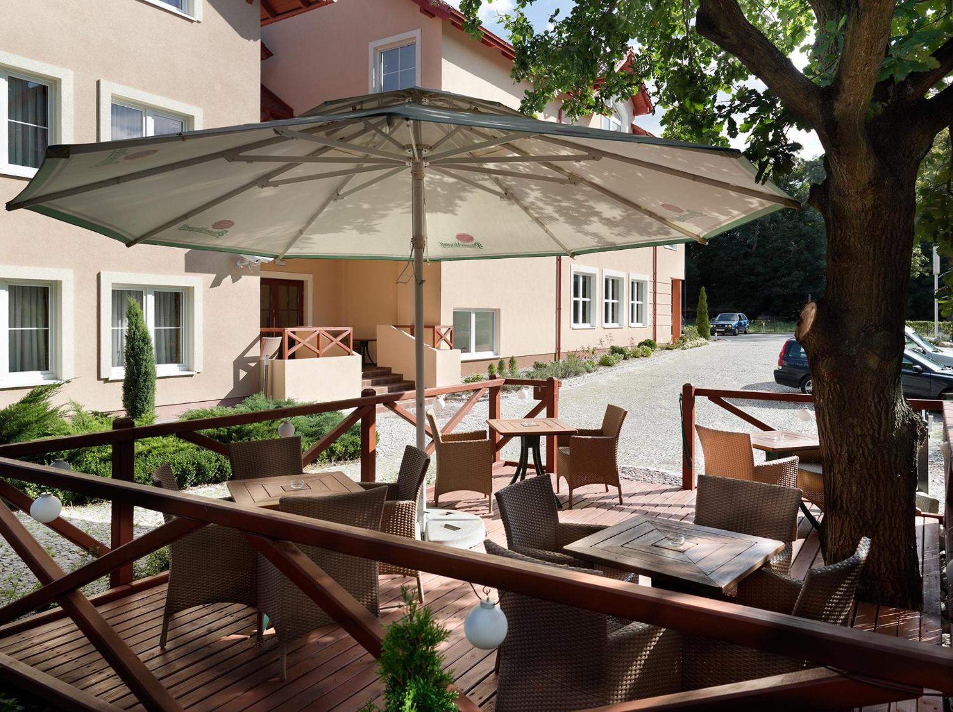 Aura - Hotel & Restaurant & Sauna Жельона Гора Ресторант снимка